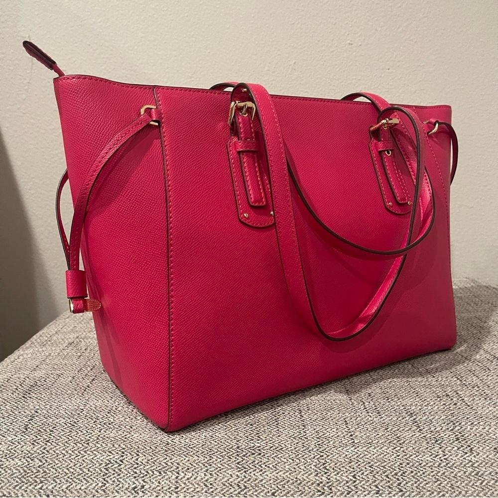 Michael Kors Medium Leather Shoulder Bag with Large Dust Bag - Picture 4 of 17